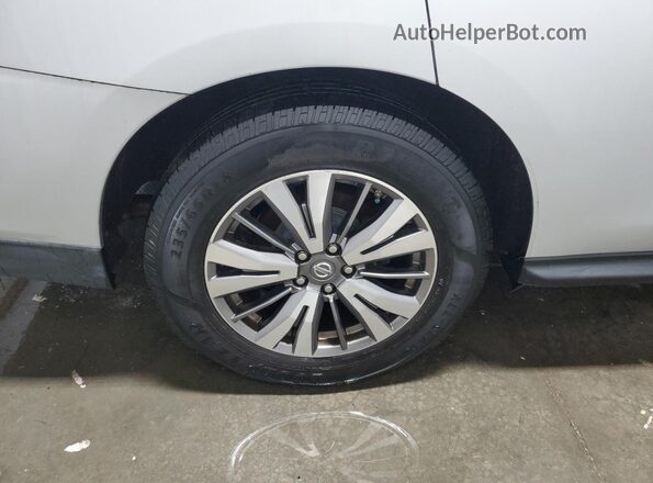 5N1DR2MM7JC641464 2018 NISSAN PATHFINDER Silver 
