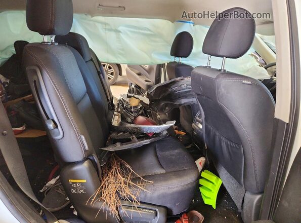 5N1DR2MM8KC640275 2019 NISSAN PATHFINDER White Vista de los asientos traseros