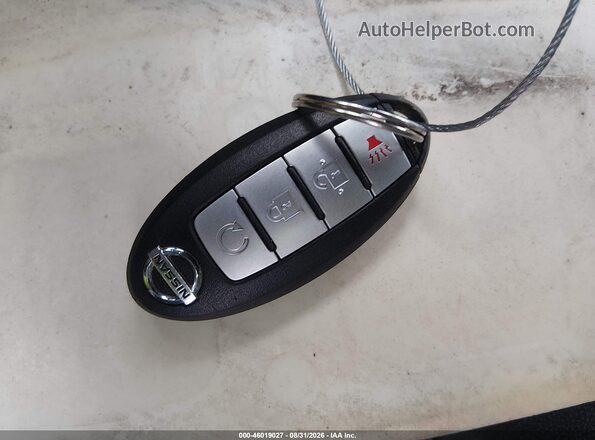 5N1DR2MN1HC662216 2017 NISSAN PATHFINDER Серебряный Вид панели приборов