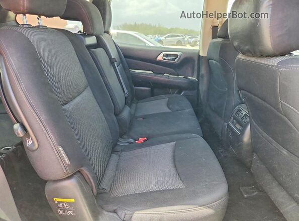5N1DR2MN1JC631277 2018 NISSAN PATHFINDER White Rear interior view