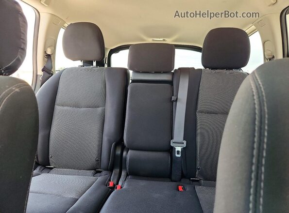 5N1DR2MN1JC631277 2018 NISSAN PATHFINDER White Rear seats view