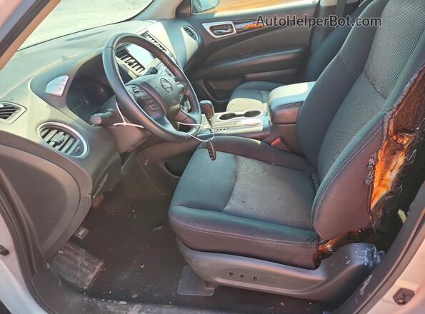 5N1DR2MN6KC619157 2019 NISSAN PATHFINDER Silver Widok wnętrza z przodu