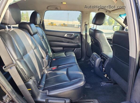 5N1DR2MN8JC625072 2018 NISSAN PATHFINDER Black Widok wnętrza z tyłu