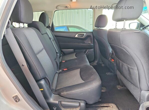 5N1DR2MN9HC672881 2017 NISSAN PATHFINDER Silver უკანა სალონის ხედი