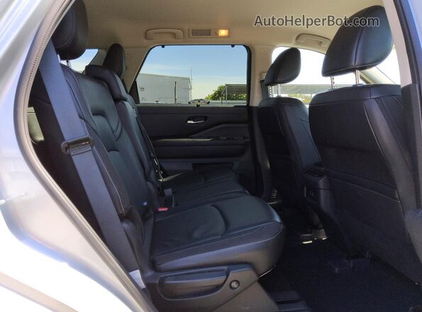 5N1DR3CC1SC235891 2025 NISSAN PATHFINDER Silver უკანა სალონის ხედი