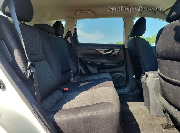 5N1ET2MV3HC786266 2017 NISSAN ROGUE Белый Вид задней части салона