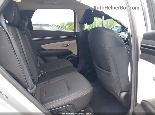 5NMJB3AE2NH136390 2022 HYUNDAI TUCSON Silver Widok naklejki z numerem VIN