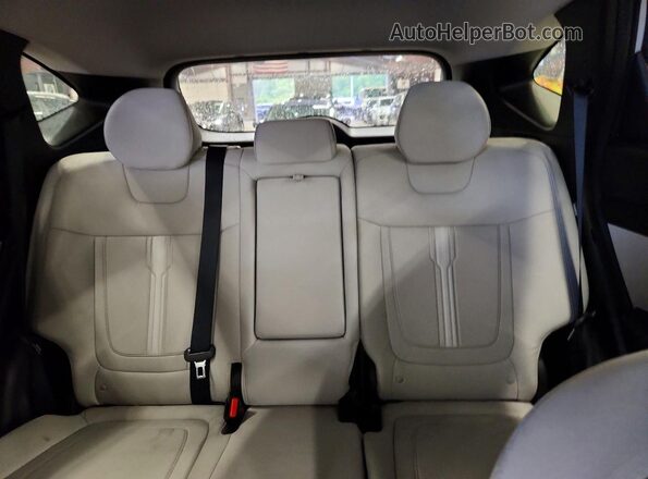 5NMJB3DE3SH562676 2025 HYUNDAI TUCSON White Rear seats view