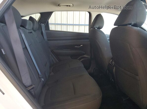 5NMJB3DE7SH467165 2025 HYUNDAI TUCSON White Widok wnętrza z tyłu