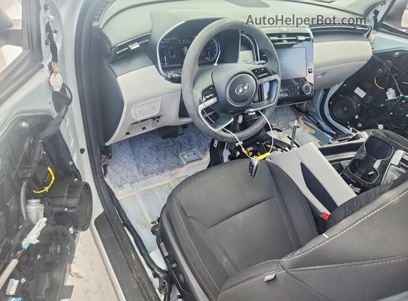 5NMJBCAE0NH122889 2022 HYUNDAI TUCSON White Vista del salpicadero