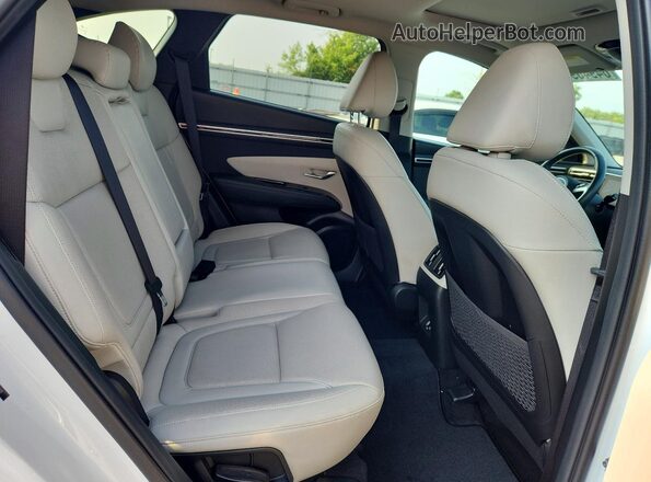 5NMJCCAE1NH160029 2022 HYUNDAI TUCSON White უკანა სალონის ხედი