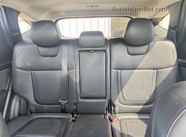 5NMJE3AE8NH032400 2022 HYUNDAI TUCSON Silver Widok tylnych siedzeń