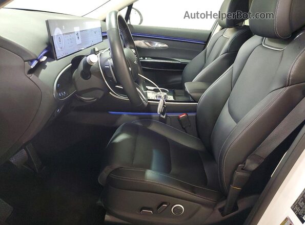 5NMMADTBXTH062674 2026 GENESIS GV70 White Front interior view