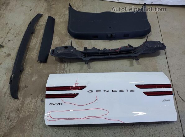 5NMMADTBXTH062674 2026 GENESIS GV70 White Engine compartment view