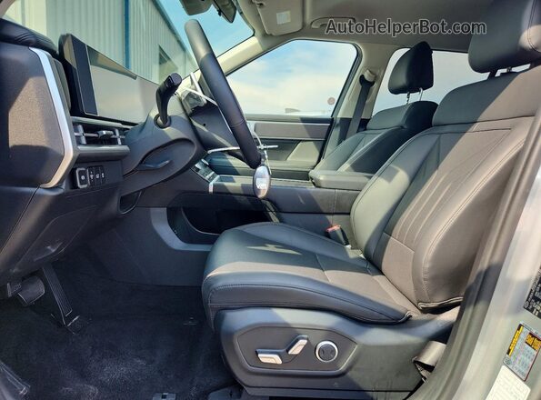5NMP24GL1TH205377 2026 HYUNDAI SANTA Silver Front interior view