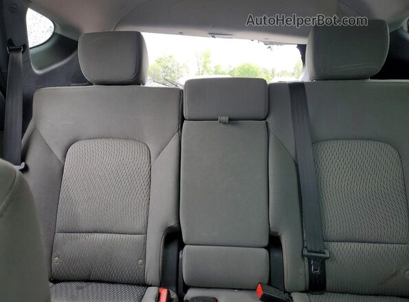 5NMZT3LB6HH004031 2017 HYUNDAI SANTA White Rear seats view