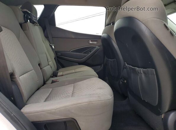 5NMZT3LB9HH044989 2017 HYUNDAI SANTA White Widok wnętrza z tyłu