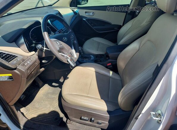 5NMZUDLB1HH012136 2017 HYUNDAI SANTA White წინა სალონის ხედი