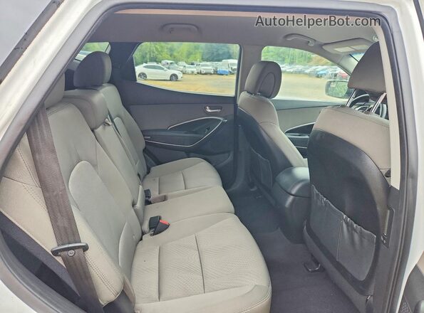 5NMZUDLB7JH082746 2018 HYUNDAI SANTA White Rear seats view