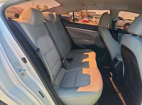 5NPD74LF1HH092772 2017 HYUNDAI ELANTRA Silver Հետևի նստատեղերի տեսք