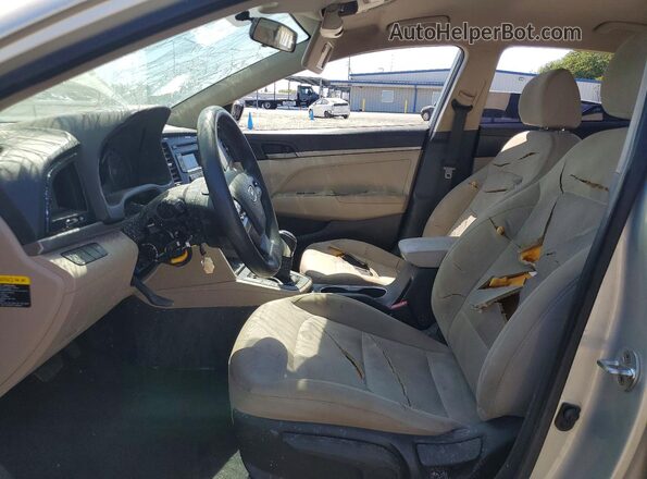5NPD74LF1HH164778 2017 HYUNDAI ELANTRA Beige Вид салону спереду