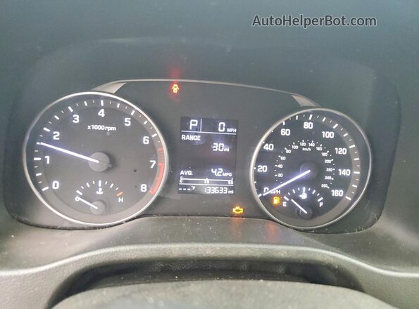 5NPD74LF2HH128226 2017 HYUNDAI ELANTRA White ხელსაწყოთა პანელის ხედი