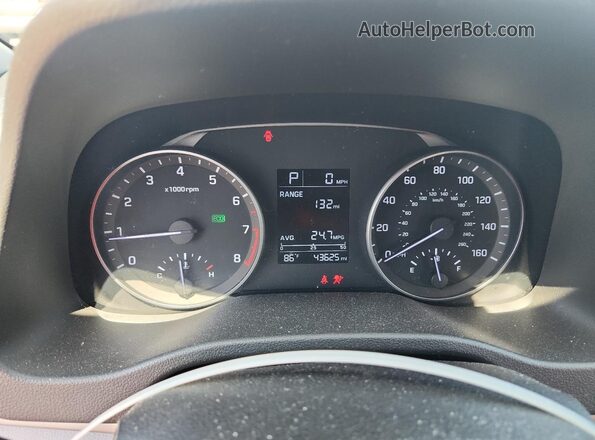 5NPD74LF3HH162465 2017 HYUNDAI ELANTRA Red ხელსაწყოთა პანელის ხედი