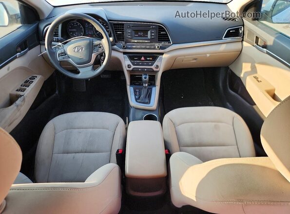 5NPD74LF4JH216992 2018 HYUNDAI ELANTRA Белый Вид панели приборов