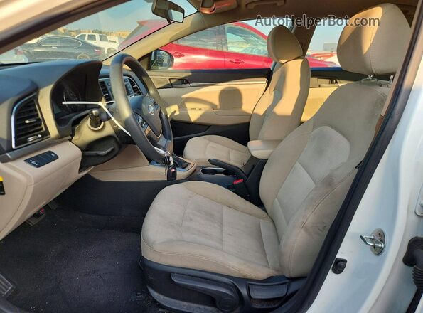 5NPD74LF4JH216992 2018 HYUNDAI ELANTRA Белый Вид салона спереди