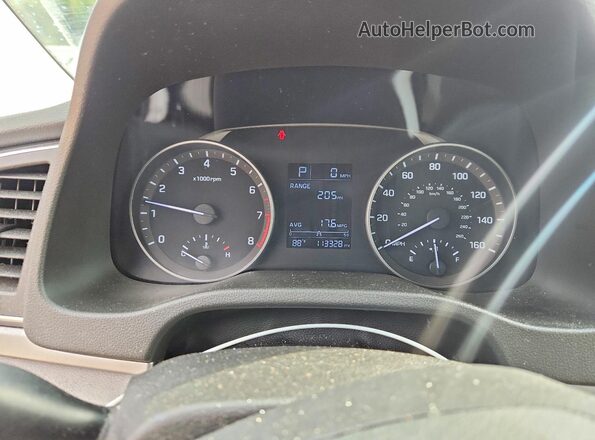 5NPD74LF5HH212640 2017 HYUNDAI ELANTRA Silver Սարքավորումների վահանակի տեսք