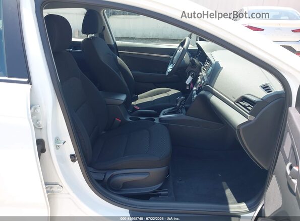 5NPD74LF7LH615706 2020 HYUNDAI ELANTRA Белый Вид салона спереди