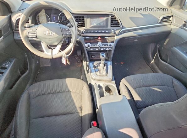 5NPD74LF8LH590203 2020 HYUNDAI ELANTRA Белый Вид панели приборов
