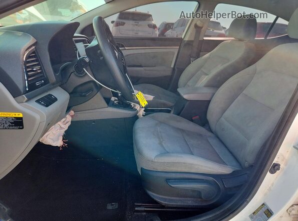 5NPD84LF0HH104682 2017 HYUNDAI ELANTRA White Вид салону спереду