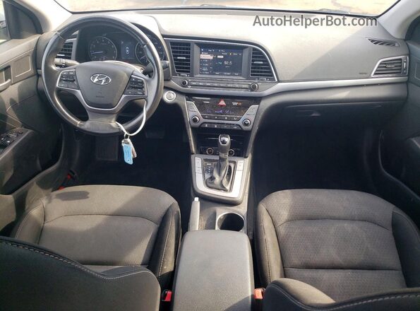 5NPD84LF0JH258881 2018 HYUNDAI ELANTRA Серебряный Вид панели приборов