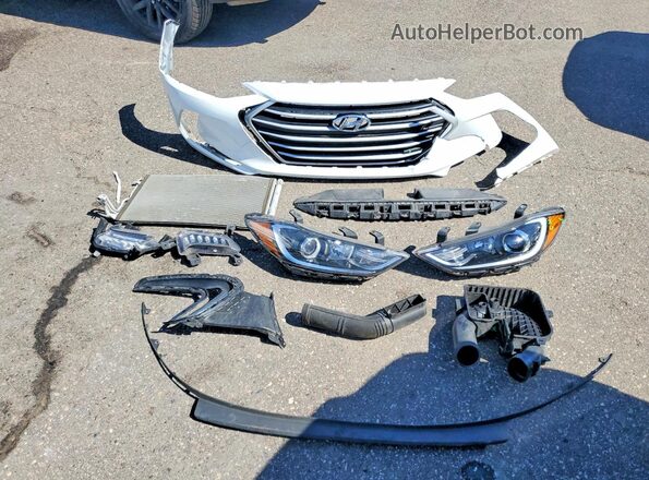 5NPD84LF0JH347320 2018 HYUNDAI ELANTRA White Շարժիչի բաժամունքի տեսք