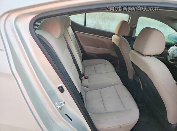 5NPD84LF1JH340747 2018 HYUNDAI ELANTRA Серебряный Вид задних сидений