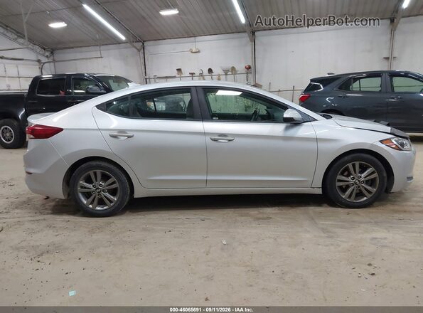 5NPD84LF2HH162616 2017 HYUNDAI ELANTRA Silver Widok wnętrza z tyłu