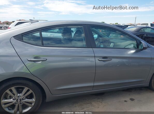 5NPD84LF2JH305960 2018 HYUNDAI ELANTRA Gray Widok wnętrza z tyłu