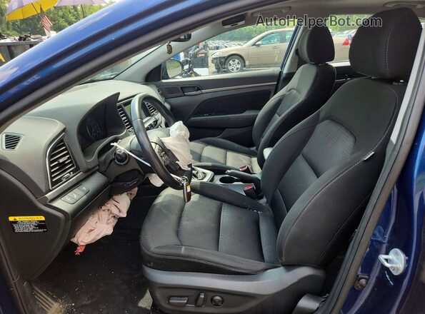 5NPD84LF3HH130936 2017 HYUNDAI ELANTRA Blue წინა სალონის ხედი