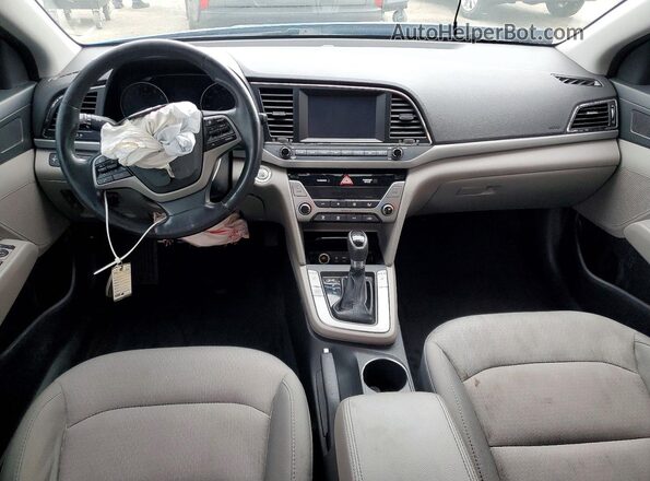 5NPD84LF4HH027900 2017 HYUNDAI ELANTRA Синий Вид панели приборов
