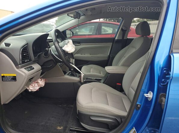 5NPD84LF4HH027900 2017 HYUNDAI ELANTRA Синий Вид салона спереди