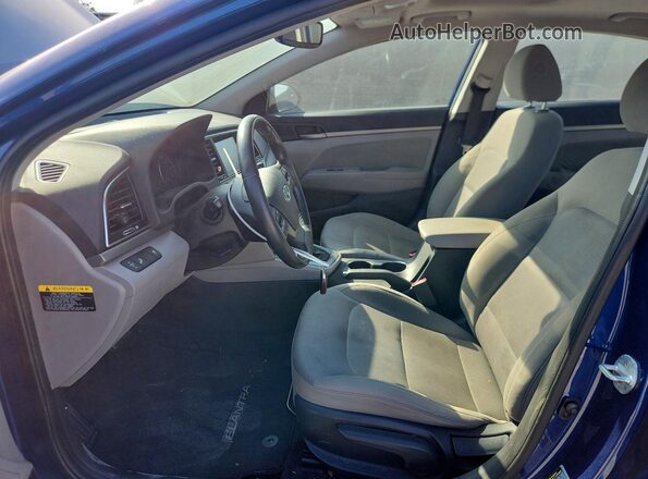 5NPD84LF4JH290443 2018 HYUNDAI ELANTRA Синий Вид салона спереди
