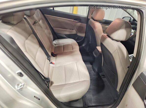 5NPD84LF5HH066947 2017 HYUNDAI ELANTRA Серебряный Вид задних сидений