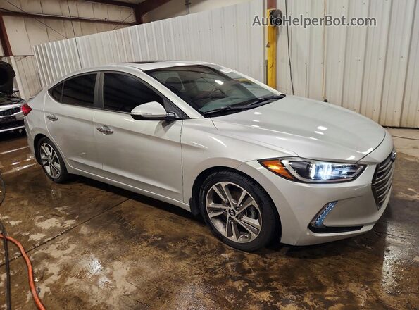 5NPD84LF5HH066947 2017 HYUNDAI ELANTRA Серебряный Передняя правая четверть