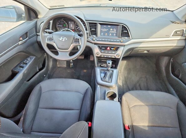 5NPD84LF5JH374688 2018 HYUNDAI ELANTRA Серебряный Вид панели приборов