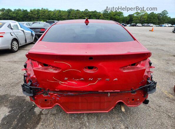 5NPD84LF5LH569435 2020 HYUNDAI ELANTRA Red Widok z tyłu