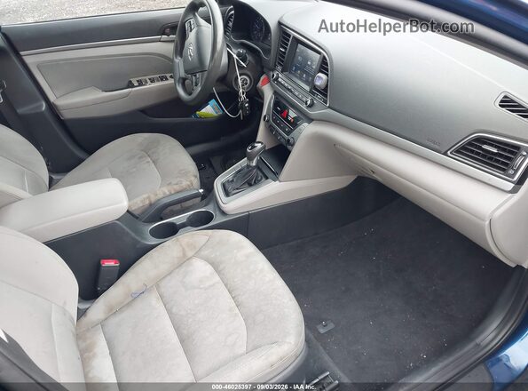 5NPD84LF6HH125455 2017 HYUNDAI ELANTRA Синий Вид салона спереди