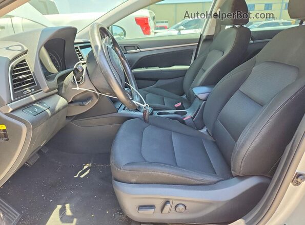 5NPD84LF6HH198941 2017 HYUNDAI ELANTRA Silver Вид салону спереду