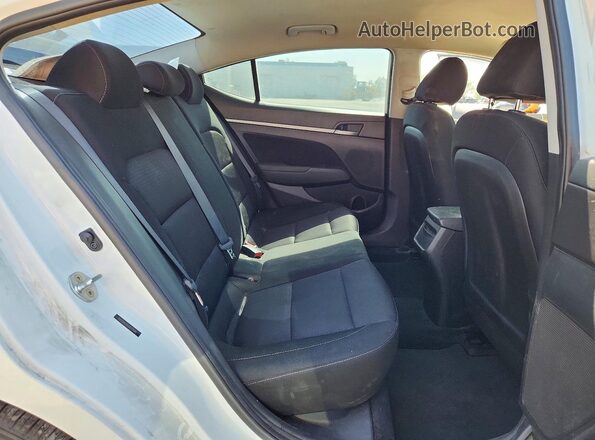 5NPD84LF6JH277466 2018 HYUNDAI ELANTRA White Հետևի նստատեղերի տեսք