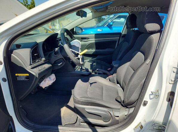 5NPD84LF6JH277466 2018 HYUNDAI ELANTRA White Սալոնի դիմացի տեսք